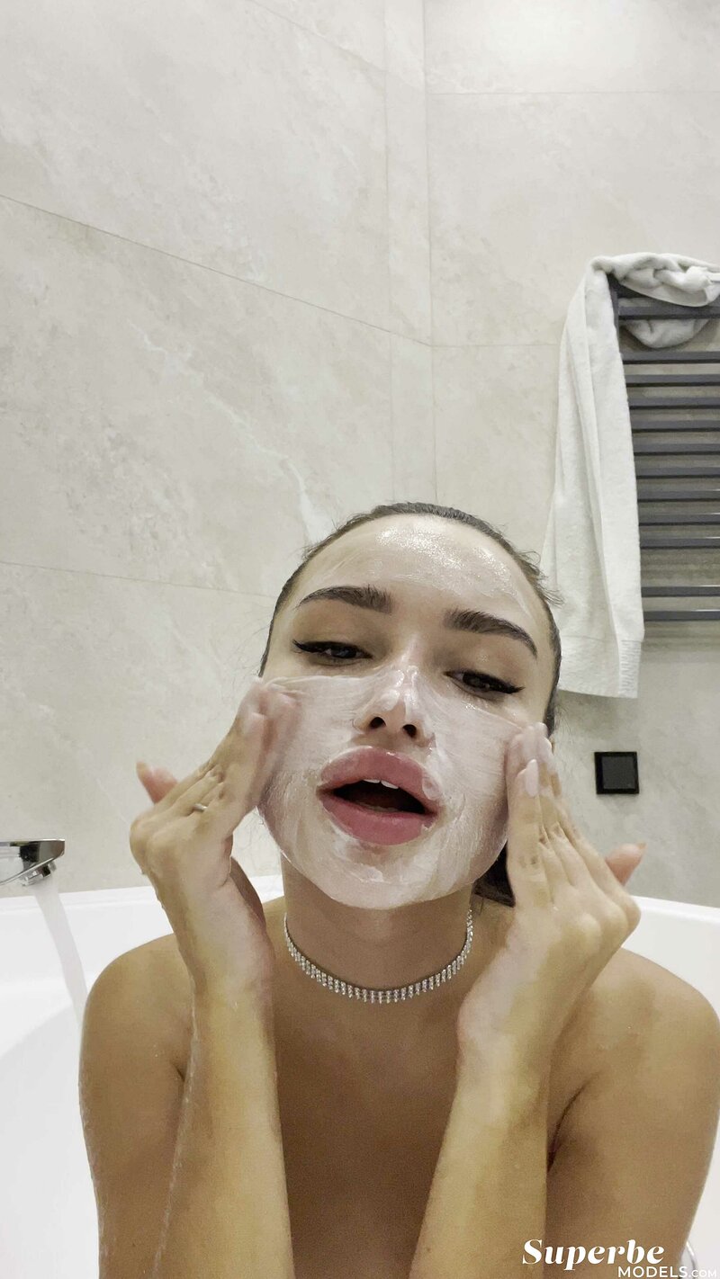 Анна, 19
